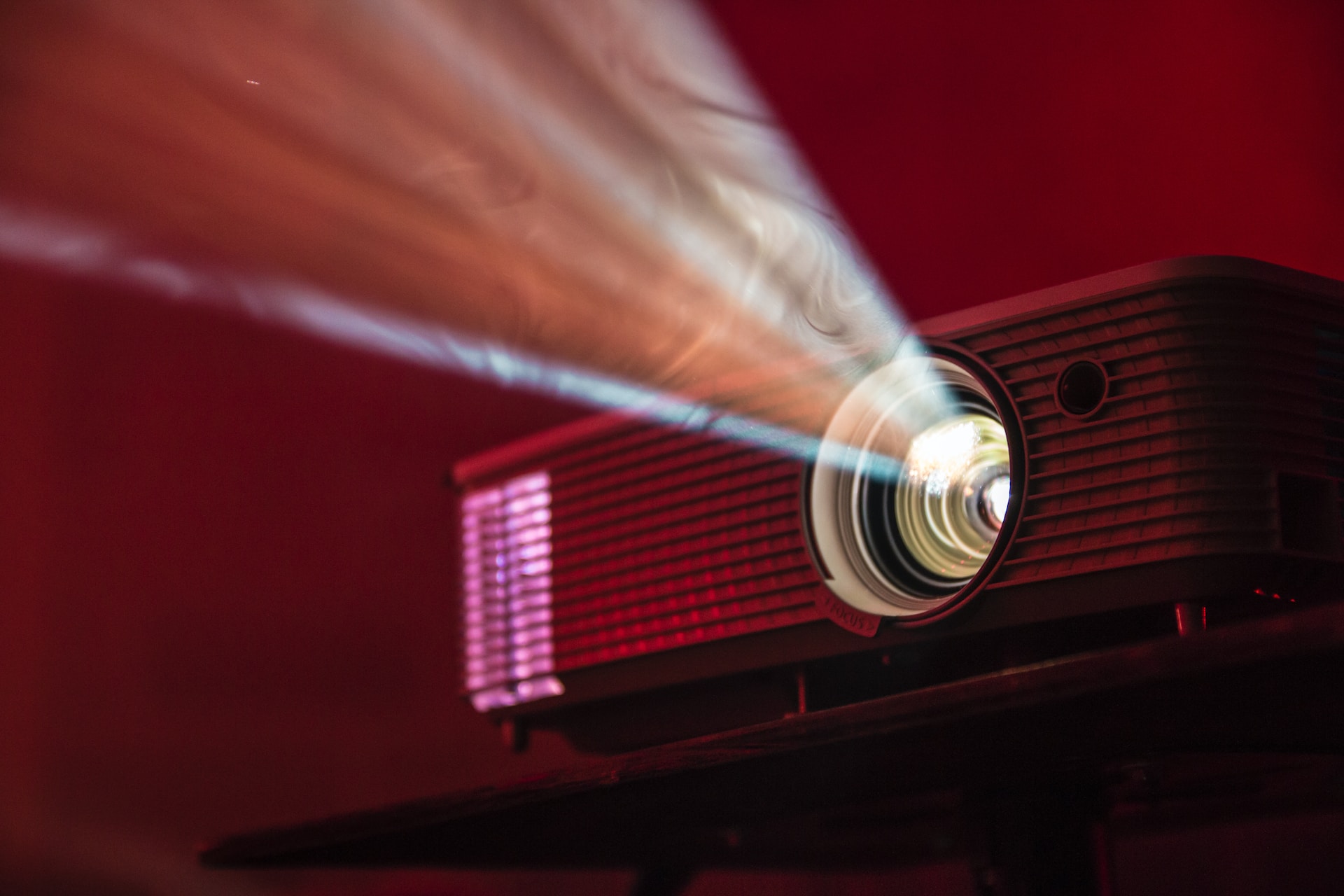 Multimedia Projector: Cinema or Classroom at Home or Work