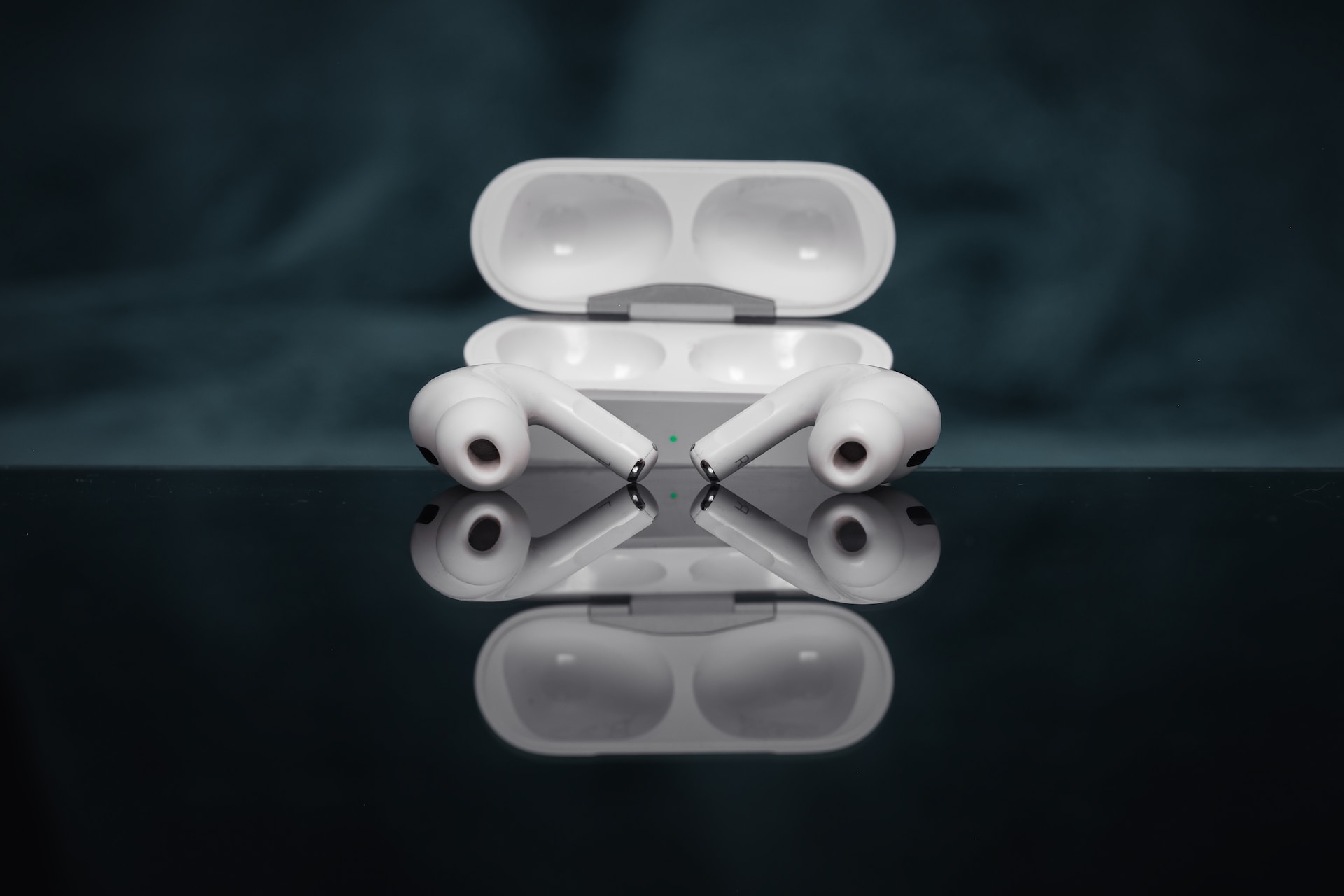 Apple AirPods Max 2: The Next-Gen Over-Ear Headphones