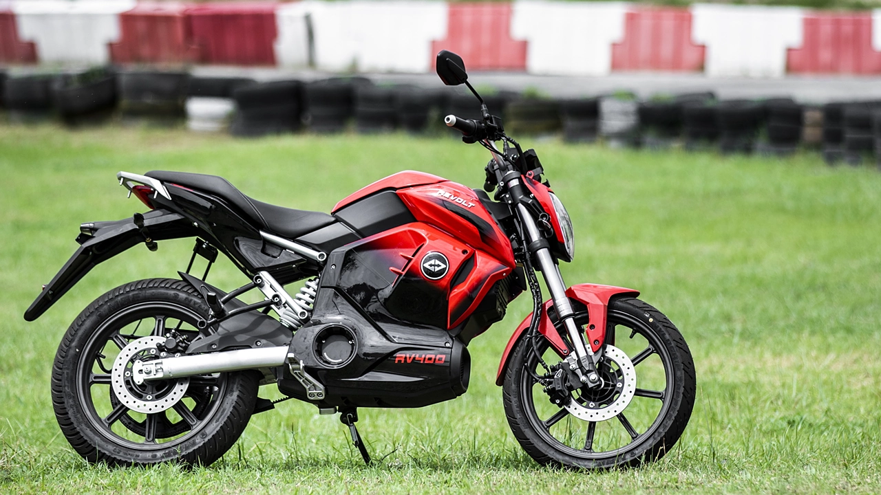 Meet the Revolt RV400: India’s First AI-Enabled Electric Motorcycle