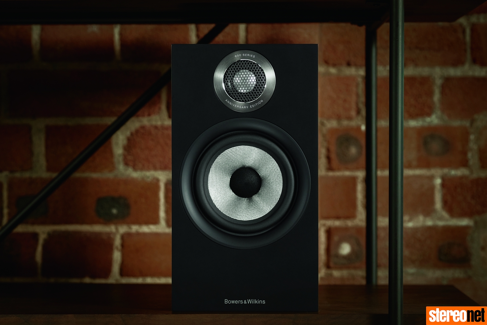 The Bowers & Wilkins 607 S2 Speakers: Celebrating 25 Years of Innovation