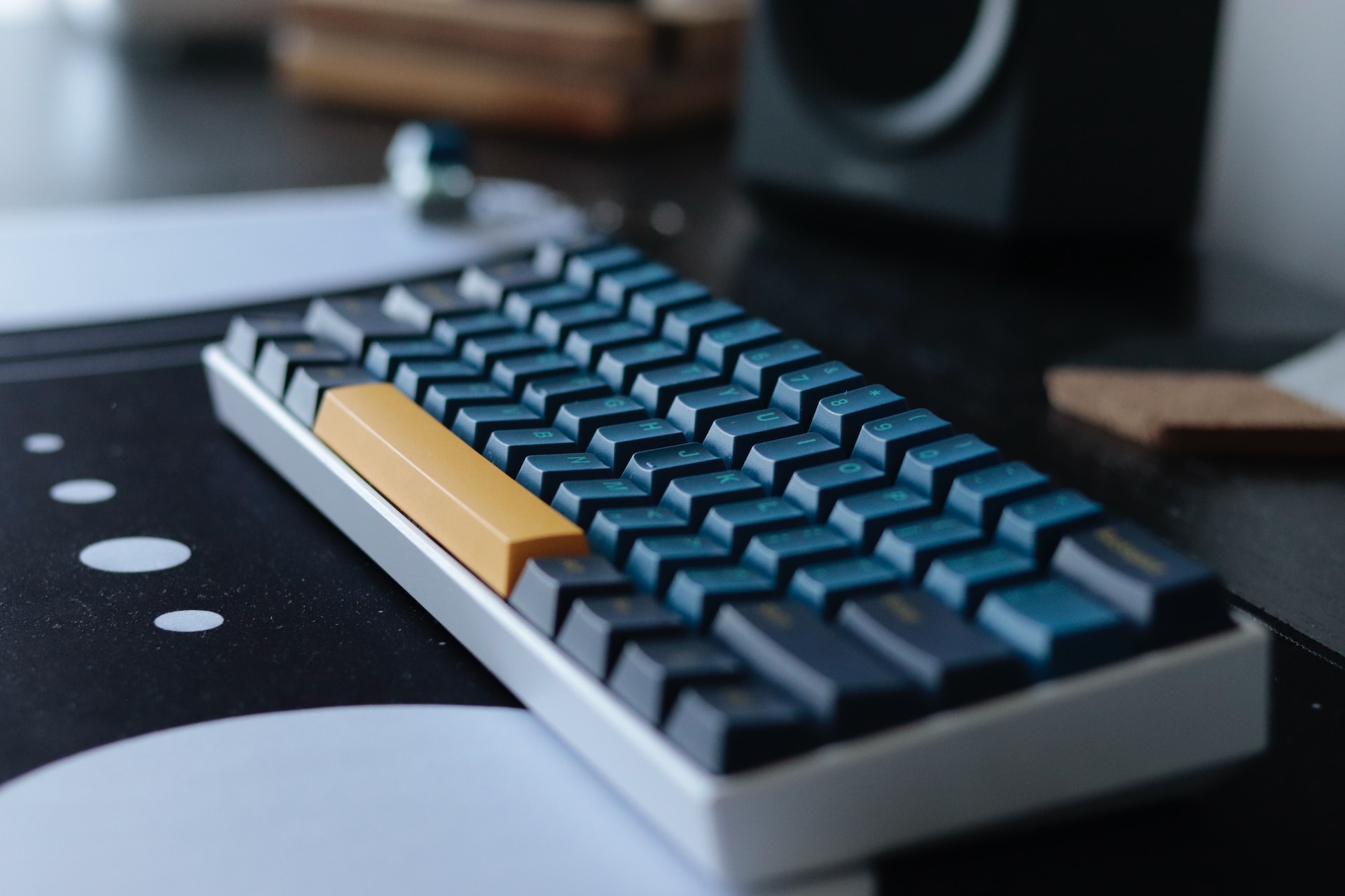 A Guide to Finding the Best Mechanical Keyboard for Mac in 2023