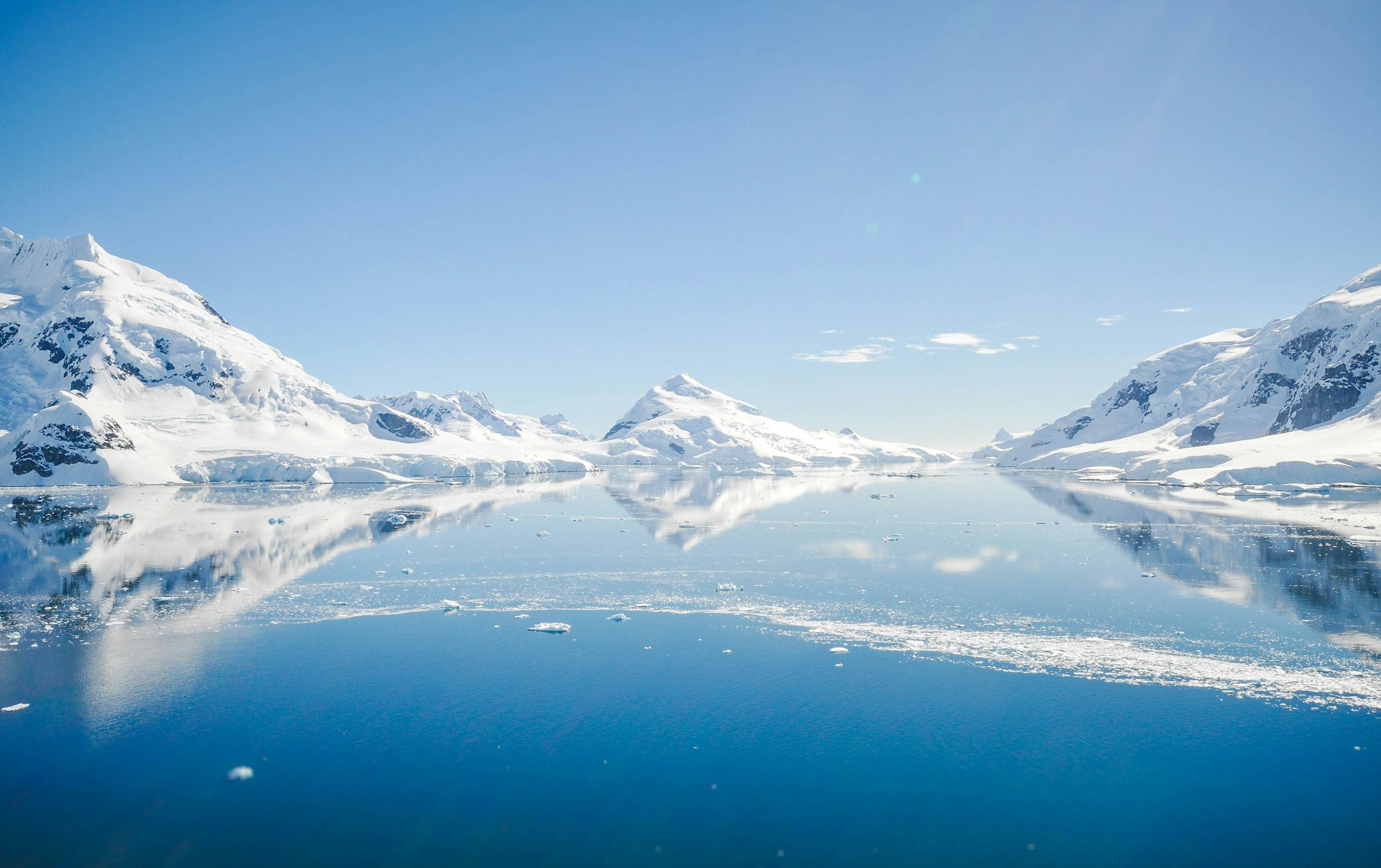 Sea levels can rise noticeably in response to a single Antarctic heatwave or storm.